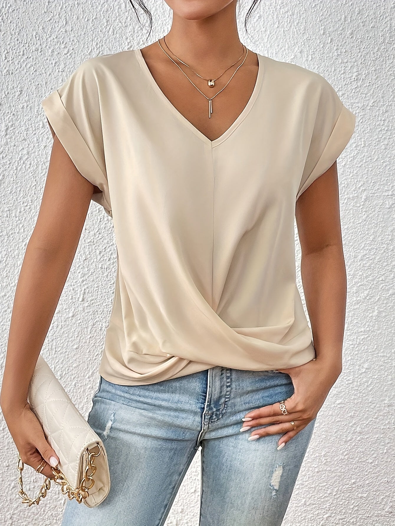 MIA - TWIST FRONT V-NECK TOP