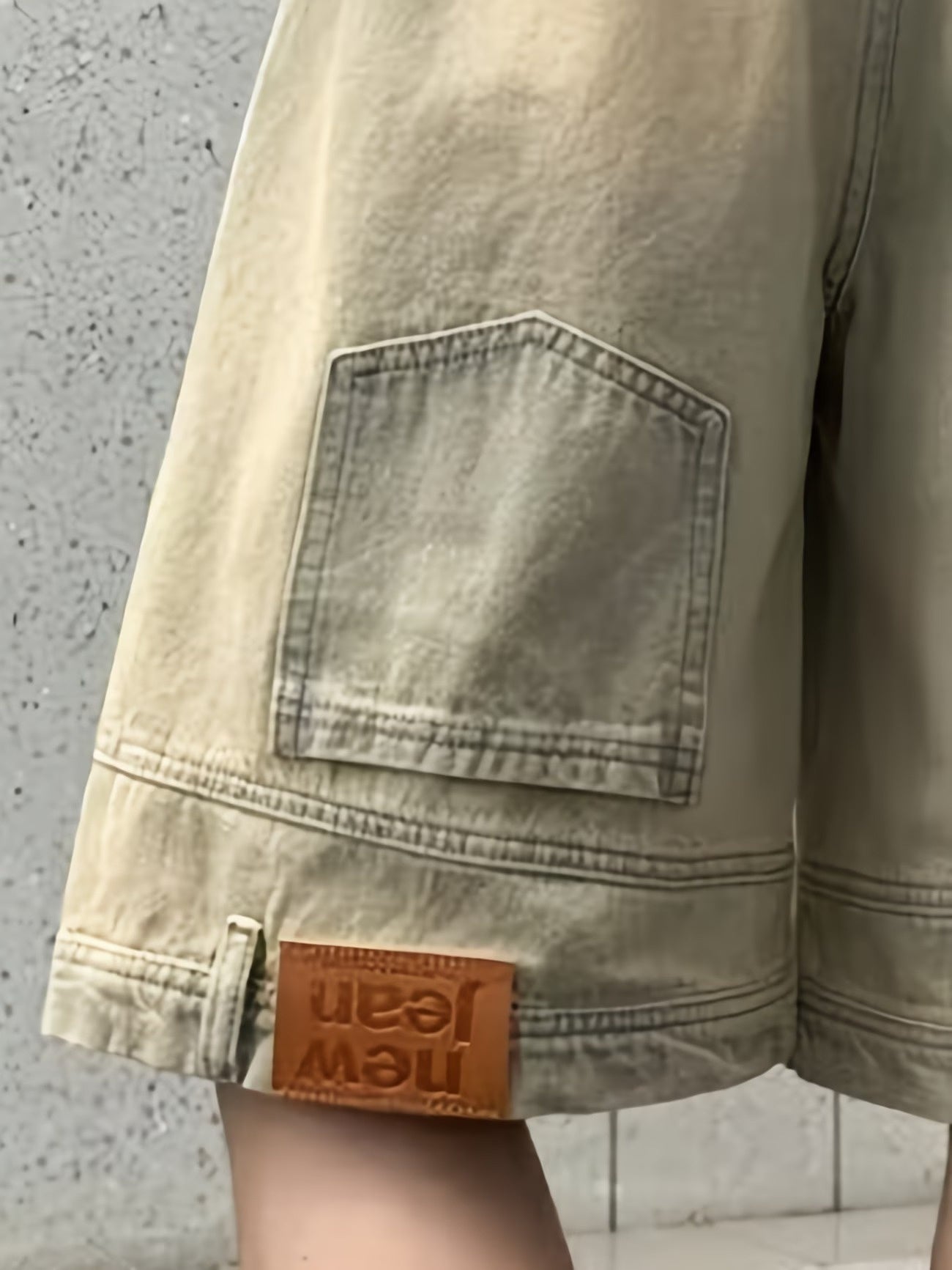Men’s Wide-Leg Shorts with Inverted Pockets