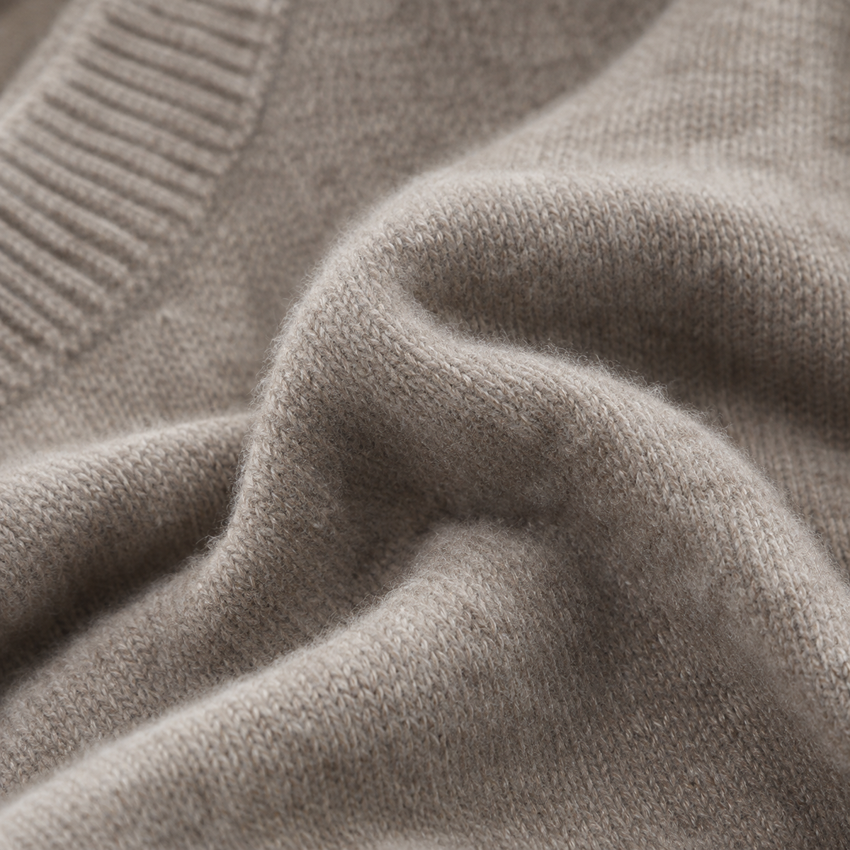 V-Neck Jumper Soft Elegance for Everyday Comfort