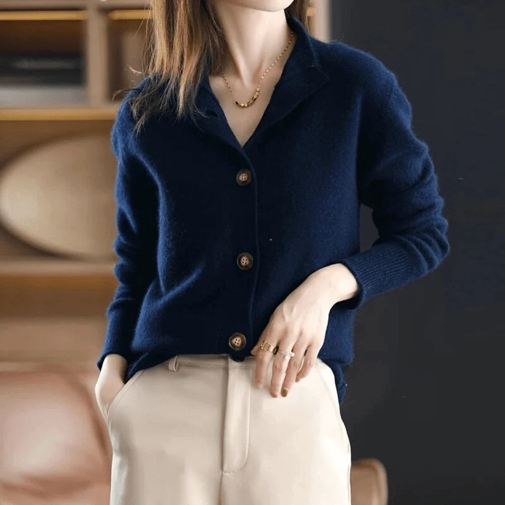 Elegant Women's Cardigan – Timeless Comfort and Style 4