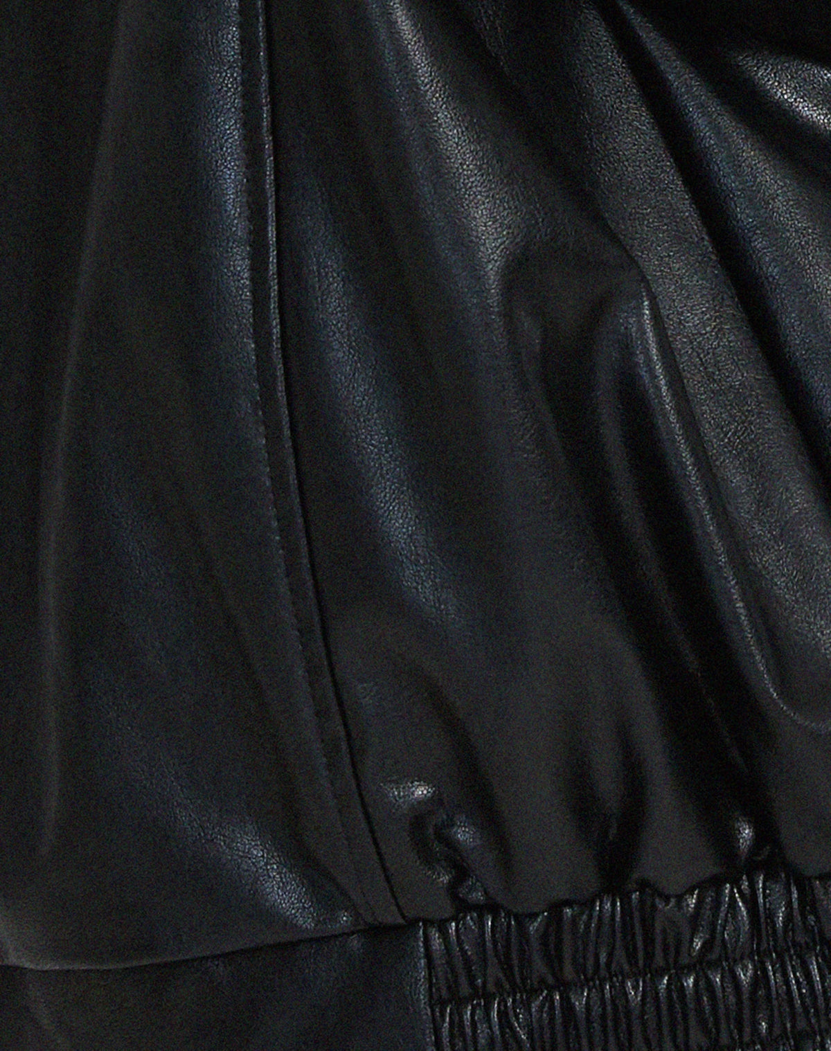Leather Bomber Jacket ? Timeless Style with All-Day Comfort 8