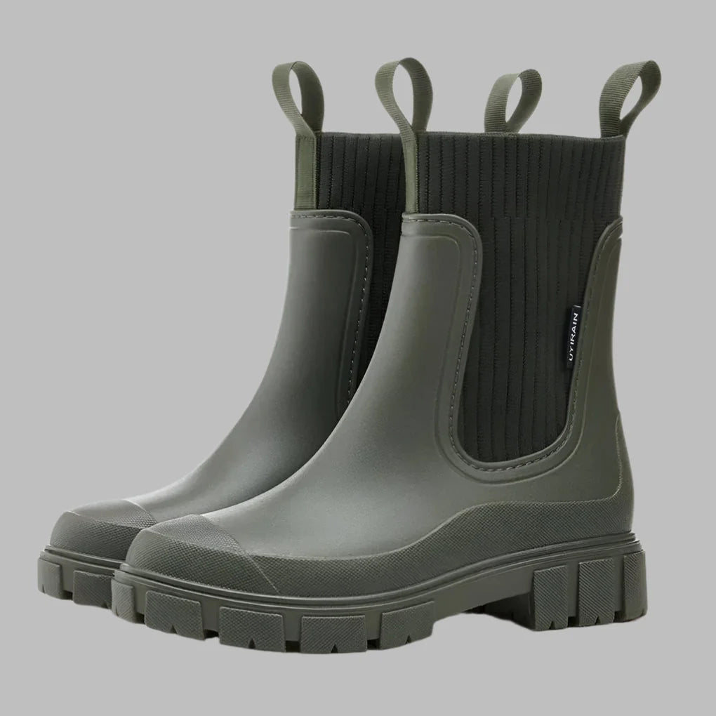 Water-Resistant Chelsea Boots for Women ? Stay Dry with Stylish Comfort 3